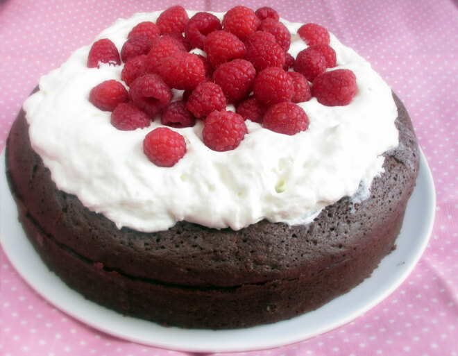 Chocolate-Mud-Fresh-Cream-Cake